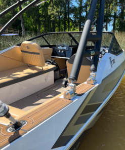 Lancha Geuna F170 Wake Edition