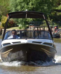 Lancha Geuna F170 Wake Edition