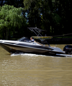 Lancha Geuna F170 Wake Edition